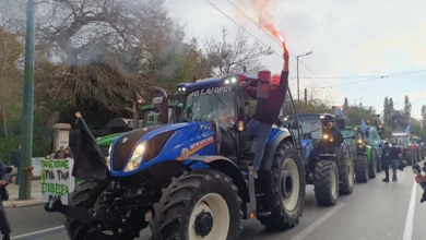 Photo of Грчките земјоделци започнуваат 48-часовна блокада низ цела Грција – ќе ги затворат граничните премини Евзони и Ники