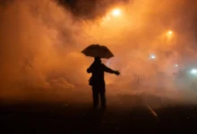 Photo of Страв и гнев се шират во Минеаполис по уште едно пукање од страна на федерален агент