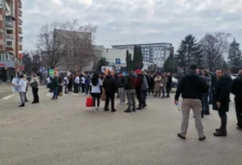 Photo of Протест на кумановци пред зградата на УЈП