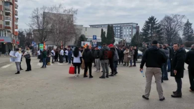 Photo of Протест на кумановци пред зградата на УЈП