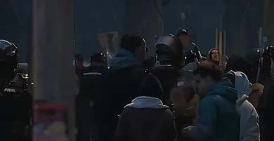 Photo of Полициски сили влегоа во Филозофскиот факултет во Нови Сад на повик на деканот