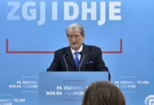 Photo of Бериша пред утрешниот масовен протест: Му велам на Рама, ако си маж, утре остани во канцеларија