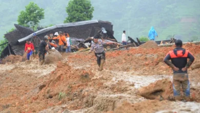 Photo of Во лизгањето на земјиштето во Индонезија 25 луѓе го загубија животот, а 80 се уште се водат како исчезнати