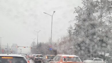 Photo of Поради снегот скопјани утрово заглавија во сообраќај и доцнеа на работа. Ѓорѓиевски не се дава, снегот не го изненадил