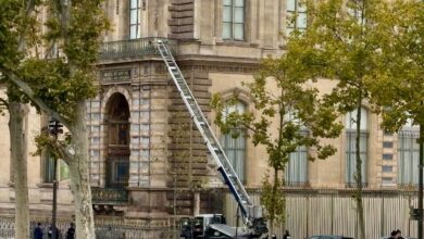 Photo of Ново видео од надзорните камери ја прикажува кражбата на скапоцен накит во Лувр во акција