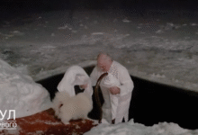 Photo of (Видео) На -15 степени Лукашенко се избања во ледена вода по повод Богојавление