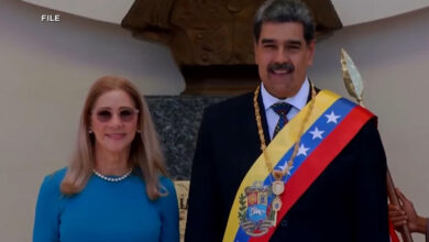 Photo of Американските специјални сили ги „извлекоа Мадуро и неговата сопруга од нивната спална соба“