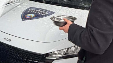 Photo of (ФОТО)Тошковски со чиј амин попови ги прскаа со „света“ вода полициските автомобили и мотори?!