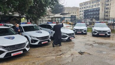 Photo of (ФОТО)Тошковски со чиј амин попови ги прскаа со „света“ вода полициските автомобили и мотори?!