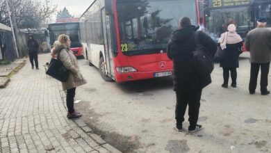 Photo of Автобусите „45“ и „23“ ненадејно престанале да возат,граѓаните од Ченто чекаат и мрзнат