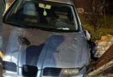 Photo of Возач излета со возилото во приватен двор во Волково