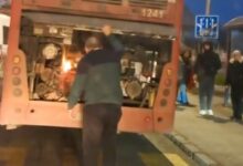 Photo of (ВИДЕО) Уште еден автобус на ЈСП се запалил. Возачот дувал во моторот од кај што почнало да дими