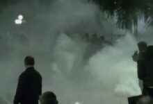 Photo of Хаос во Албанија: Судири пред Парламентот – летаат камења, молотови коктели, солзавец