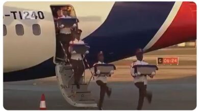Photo of (ВИДЕО) Посмртните останки на телохранителите на Мадуро пристигнаа на Куба