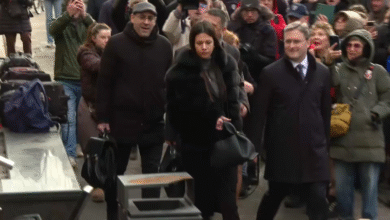 Photo of „Мафија во затвор“: Министерот за култура на Србија пречекан од демонстранти на судењето за случајот „Генералштаб“