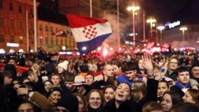 Photo of Хрватските ракометари дочекани од илјадници навивачи со настап на пејачот Томпсон