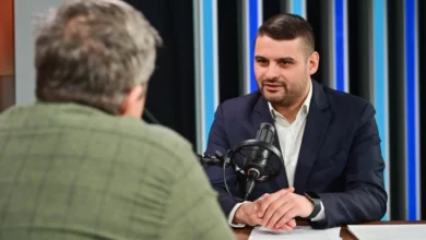 Photo of Димитријевиќ: Власта нема допир со реалноста како живее едно семејство, одбива да ги покачи платите