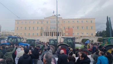 Photo of Десетици трактори пред грчкиот Парламент во центарот на Атина – земјоделците со порака дека нивната битка продолжува