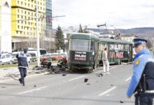 Photo of (ВИДЕО) Сведок на трагедијата во Сараево: Трамвајот немаше контрола, возачот не е виновен, мавташе со рацете и ѕвонеше