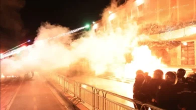 Photo of Тензии на протестот на опозицијата во Тирана, Бериша му порача на Рама дека деновите му се избројани