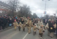 Photo of Неколку стотини маски дефилираа на карневалот Прочка во Прилеп, ги предводеа Мечкарите