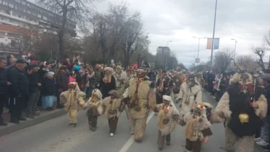 Photo of Неколку стотини маски дефилираа на карневалот Прочка во Прилеп, ги предводеа Мечкарите