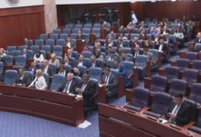 Photo of Собранието ги донесе законите со кои се намалуваат платите на пратениците и избраните и именувани лица