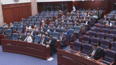 Photo of Собранието ги донесе законите со кои се намалуваат платите на пратениците и избраните и именувани лица