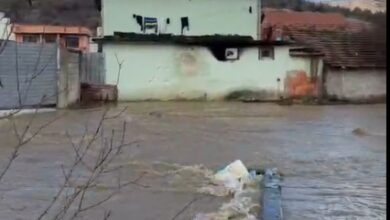 Photo of (ВИДЕО) Сарај поплавен, со булдожери се чистат каналите