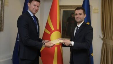 Photo of ВЛЕН со критики за амбасадорот на Албанија – го обвинуваат за дневна политика, Меидани вели дека политиките се државни