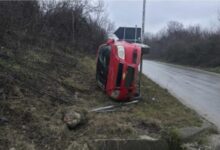 Photo of Сообраќајна несреќа на стариот пат Скопје – Тетово, автомобил излета од патот и се преврти!