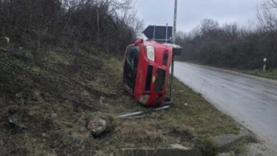 Photo of Сообраќајна несреќа на стариот пат Скопје – Тетово, автомобил излета од патот и се преврти!