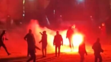 Photo of Протести во неколку градови во Србија по судирот во Нови Сад, приведени се неколку студенти