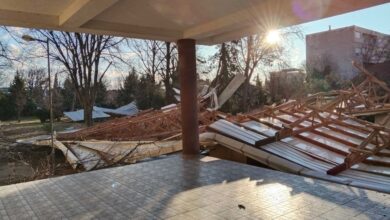 Photo of (ФОТО) Невреме во Гевгелија: Силниот ветер го однесе кровот на средното училиште „Јосиф Јосифовски“