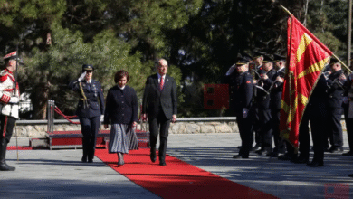 Photo of (ФОТО) Сиљановска-Давкова со највисоки почести го пречека претседателот на Албанија, Бајрам Бегај
