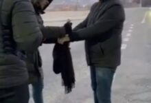 Photo of Eксвицепремиерот со насмевка на преминот Блаце сам гѝ подаде рацете да му стават лисици