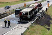 Photo of Автобус изгоре на автопат кај Солун
