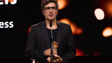 Photo of „Жолти писма“ на Илкер Чатак ја освои Златната мечка во Берлин на политички наелектризирана церемонија