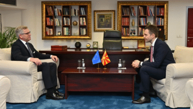 Photo of Муцунски на средба со еврокомесарот Брунер, разговарале за предизвиците на професионалните возачи поврзани со ЕЕС-системот