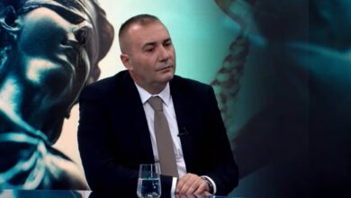 Photo of Камбовски: Сметам дека тоа што брат на в.д. претседателката на Кривичен е осомничен во предмет за „Пулс“ не е пречка таа да ја извршува функцијата