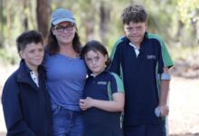 Photo of Видео: Мајката го испратила 13-годишниот син да плива  во океанот кај Австралија четири часа да го спаси семејството