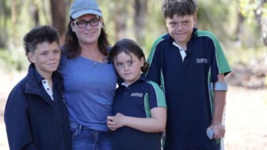 Photo of Видео: Мајката го испратила 13-годишниот син да плива  во океанот кај Австралија четири часа да го спаси семејството