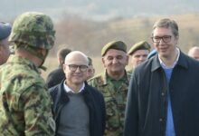 Photo of Вучевиќ го гледа Вучиќ како иден премиер: „Штета е да се откаже од капиталот во него“