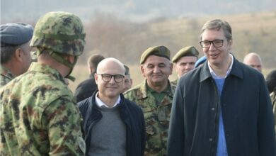 Photo of Вучевиќ го гледа Вучиќ како иден премиер: „Штета е да се откаже од капиталот во него“