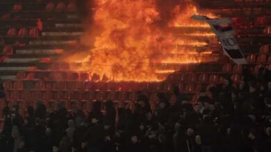 Photo of (Видео) Пожар на јужната трибина го прекина 178. вечно дерби во Белград