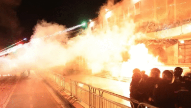 Photo of Ескалираа протестите во Тирана: Молотови коктели кон Владата, водни топови против толпата