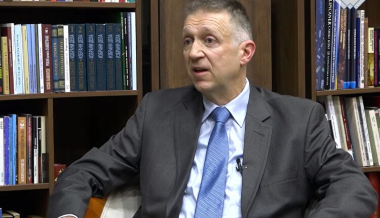 Photo of (ВИДЕО) Проф. Трајковски: Чебрен не е лек за нашите енергетски болки