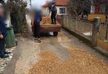 Photo of (Фото) Граѓаните на општина Кисела Вода сами си ги санираат улиците