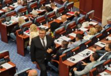 Photo of Пратениците од власта го одбија предлогот за 600 евра минимална плата