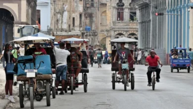 Photo of Кубански советници за безбедност и лекари ја напуштаат Венецуела, додека владата на Делси Родригез се соочува со притисок од САД